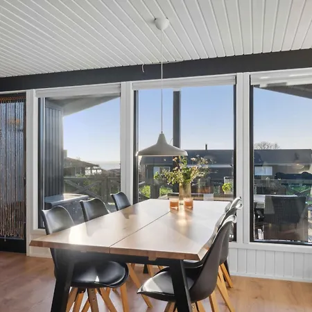 Cozy Summer House Close To And Nature Ferienhaus Rønde