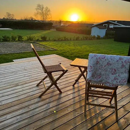 Cozy Summer House Close To And Nature Ferienhaus Rønde